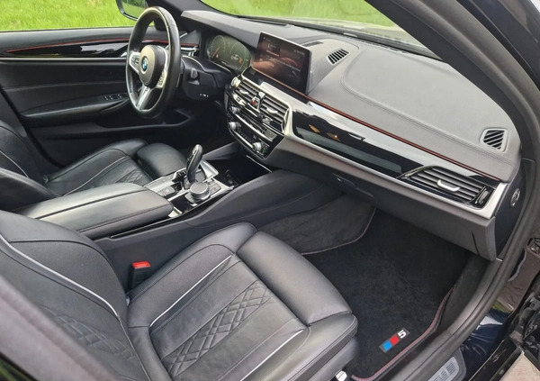 BMW Seria 5 cena 142900 przebieg: 125000, rok produkcji 2019 z Kcynia małe 596